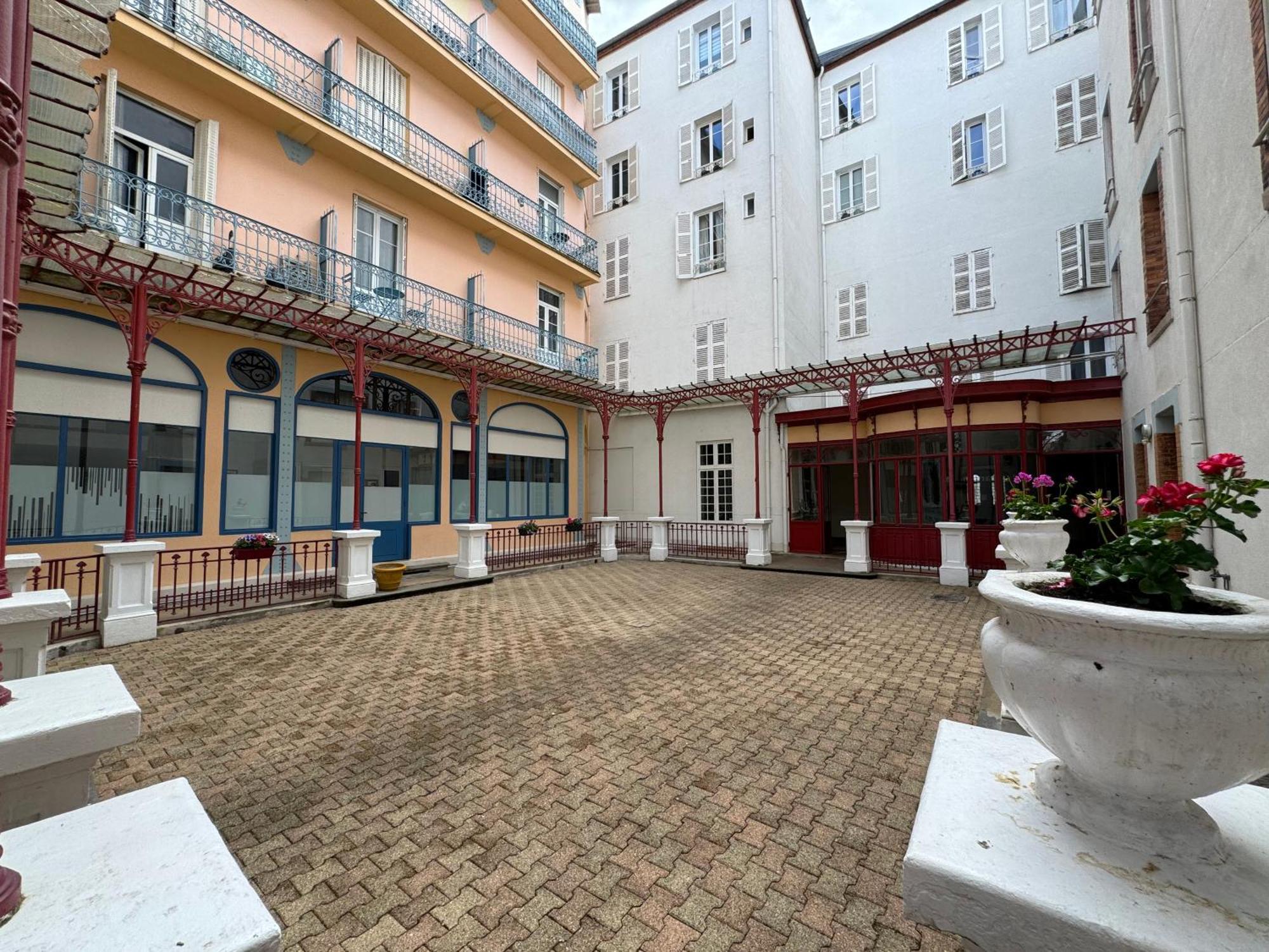 Petit Splendid - Ancien Palace, Balcon, Centre Vichy Ngoại thất bức ảnh